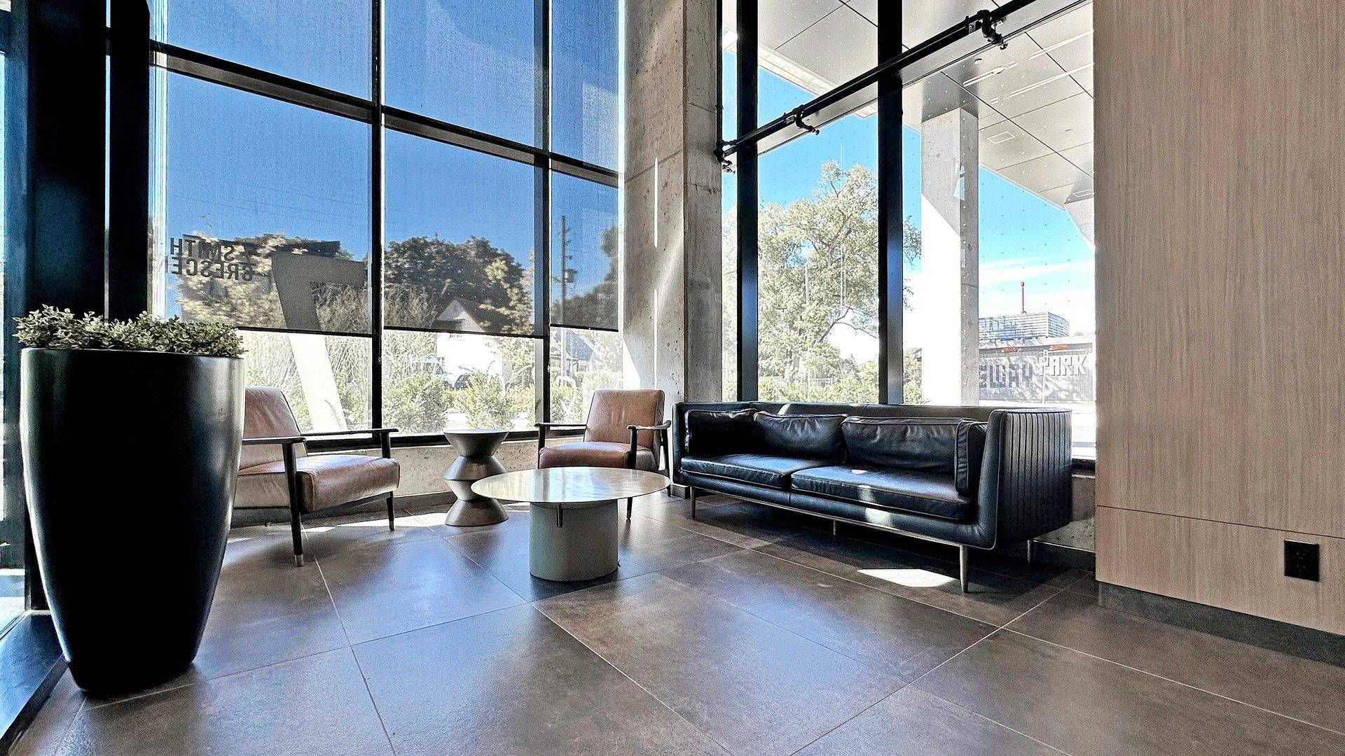 Toronto W07, ON M8Z 0G3,7 Smith CRES #518