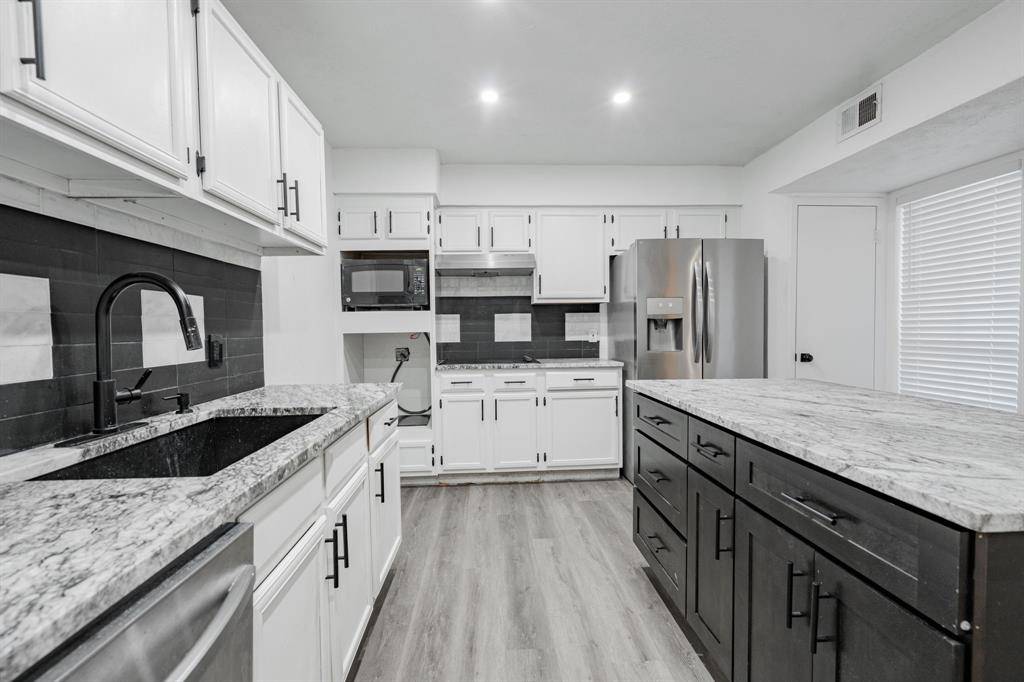 Dallas, TX 75231,7510 Holly Hill Drive #150