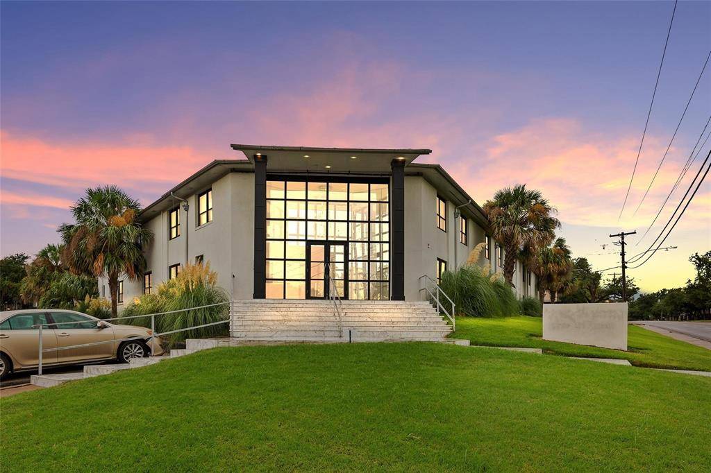 Dallas, TX 75230,7770 Meadow Road #211