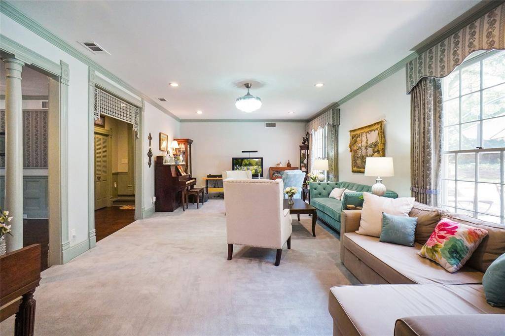 Denton, TX 76209,2015 Williamsburg Row