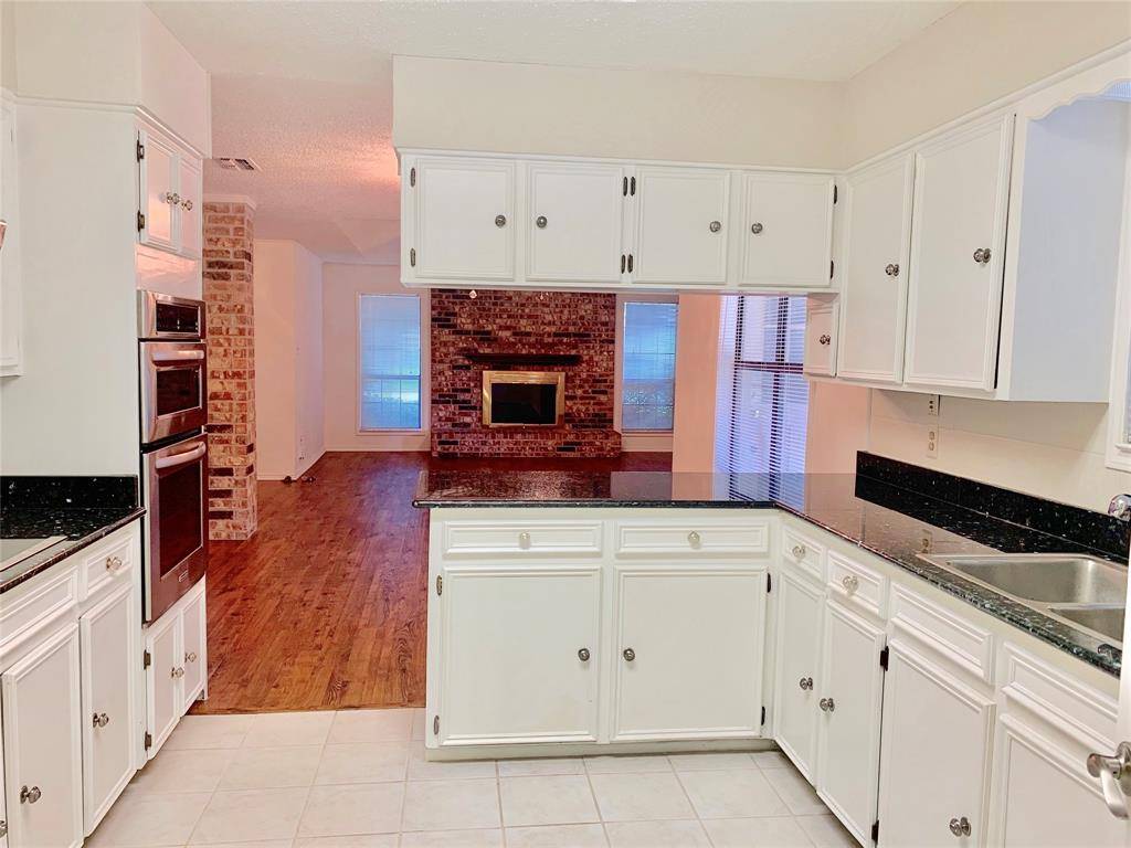 Fort Worth, TX 76132,4914 Ledgestone Drive