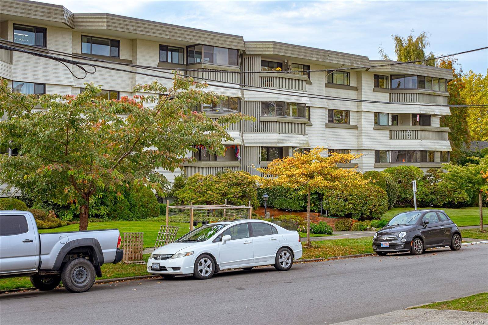 Victoria, BC V8V 2Z5,1145 Hilda St #405