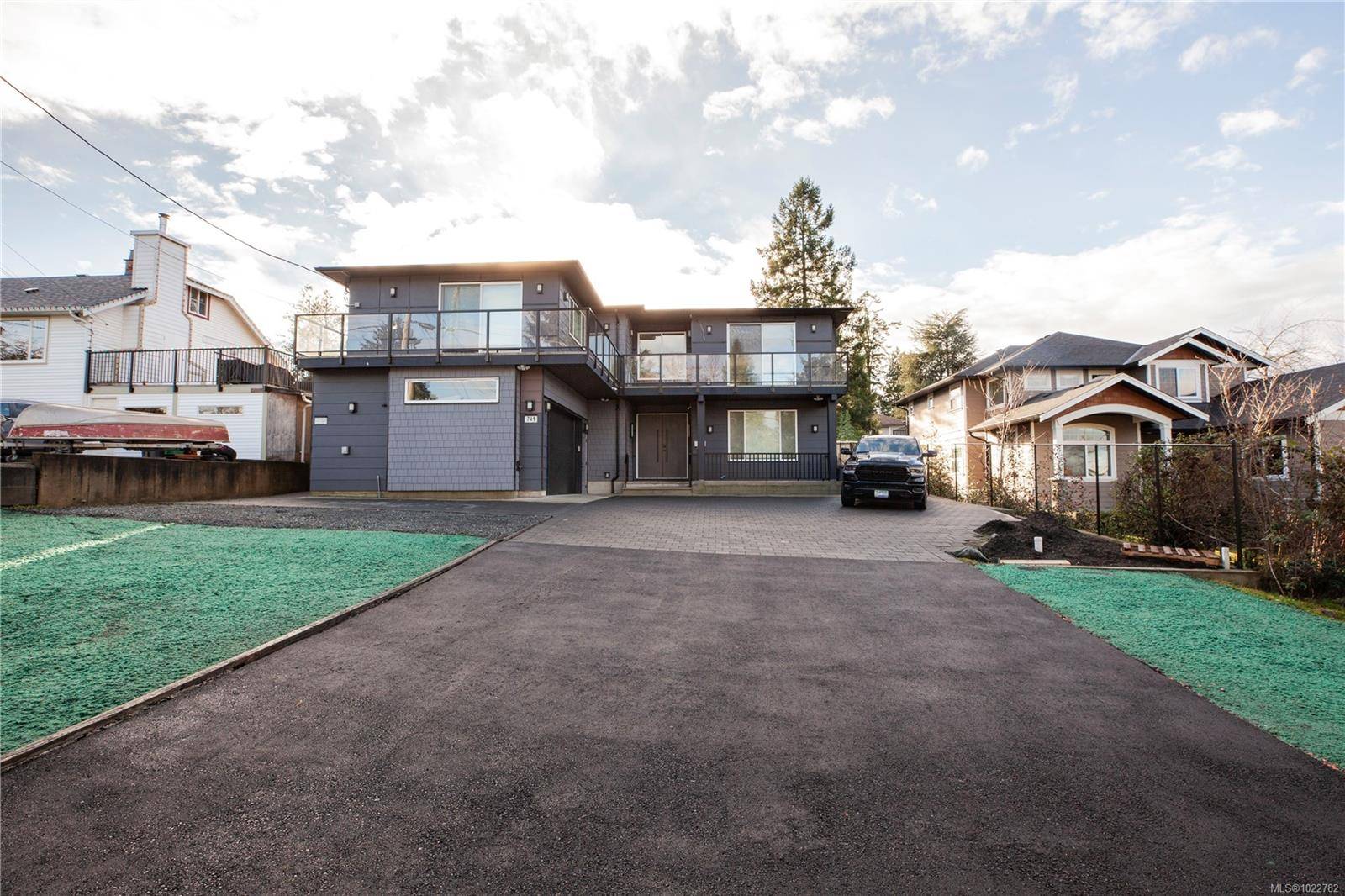 Saanich, BC V8Z 2N3,741 Snowdrop Ave