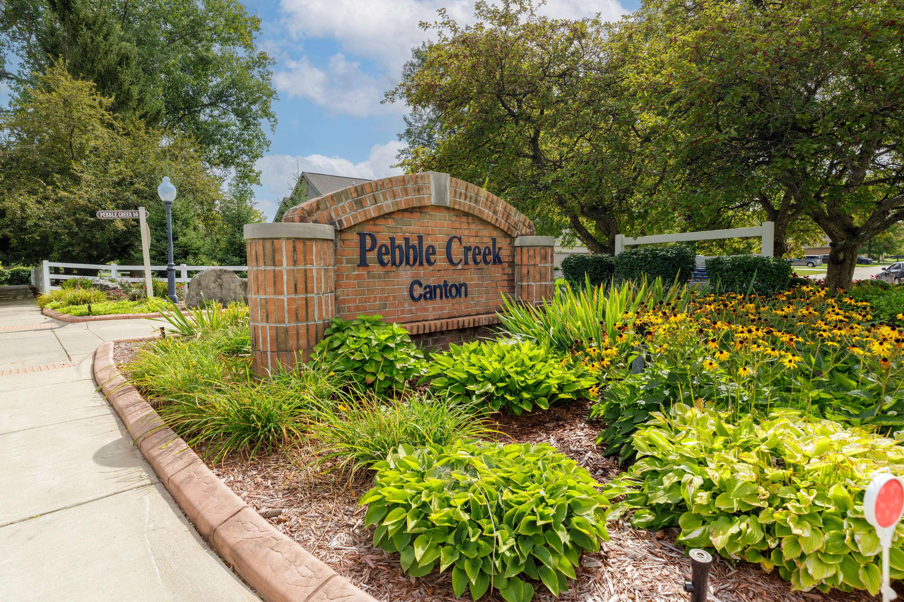 Canton, MI 48188,40049 Rolling Green CT