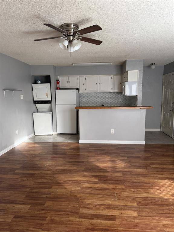 Dallas, TX 75243,9809 Walnut Street #E305