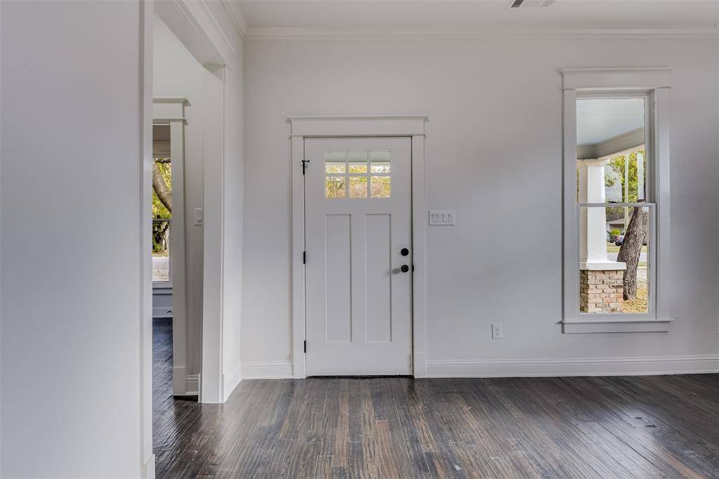 Waxahachie, TX 75165,810 E Marvin Avenue