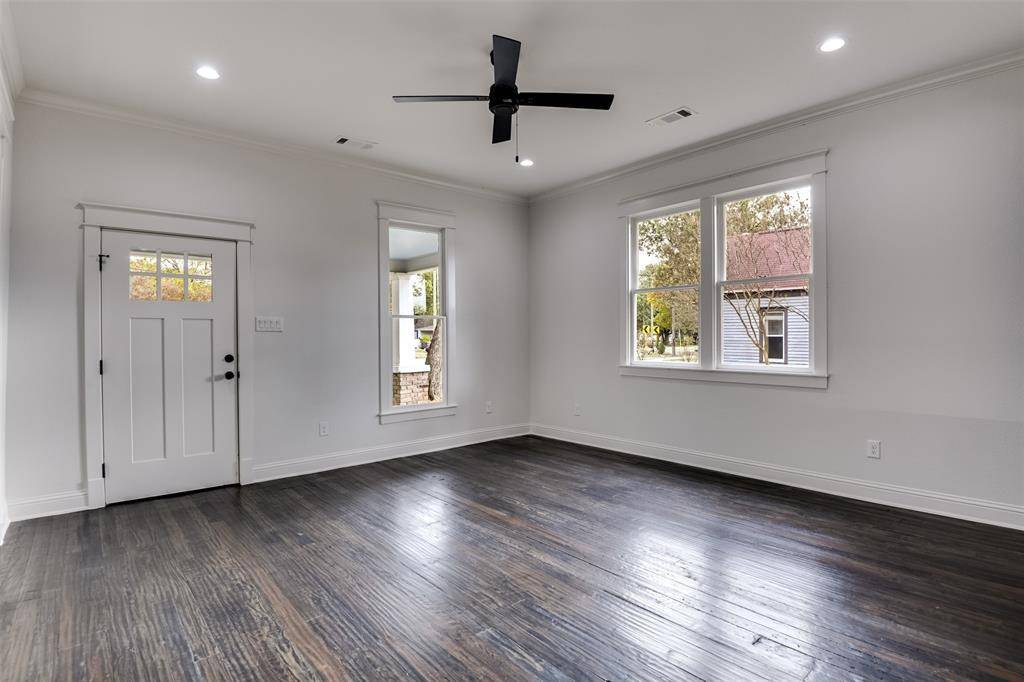 Waxahachie, TX 75165,810 E Marvin Avenue