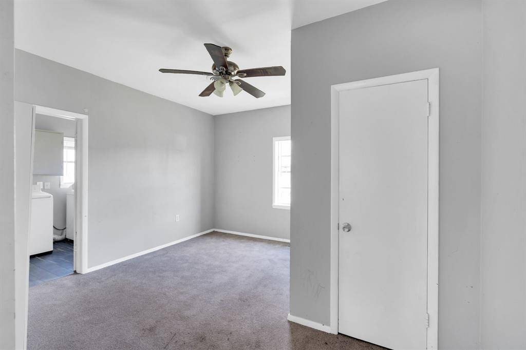 Italy, TX 76651,313 E Park