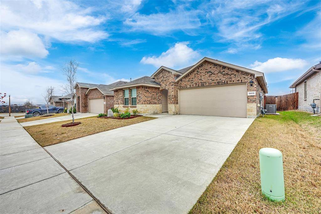 Denton, TX 76226,5813 Silverjack Trail