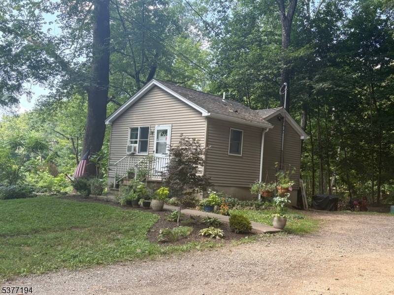 Glen Gardner Boro, NJ 08826,173 Main St