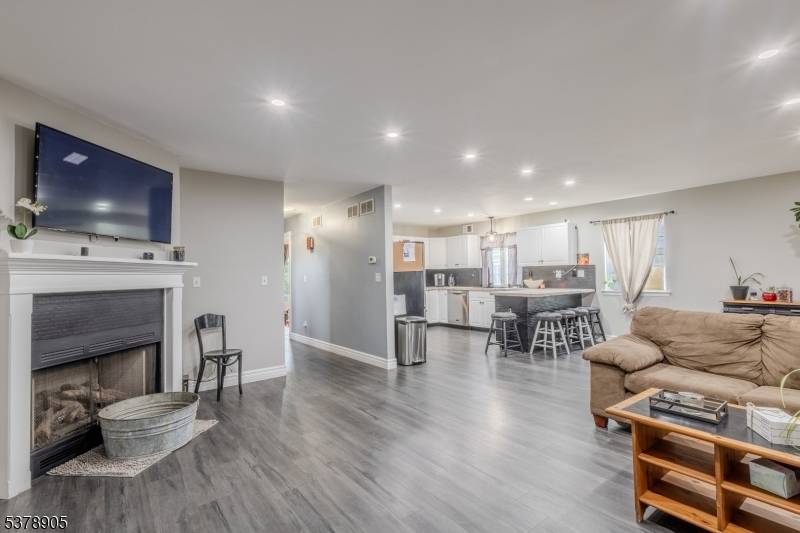 Dunellen Boro, NJ 08812,250 Whittier Ave