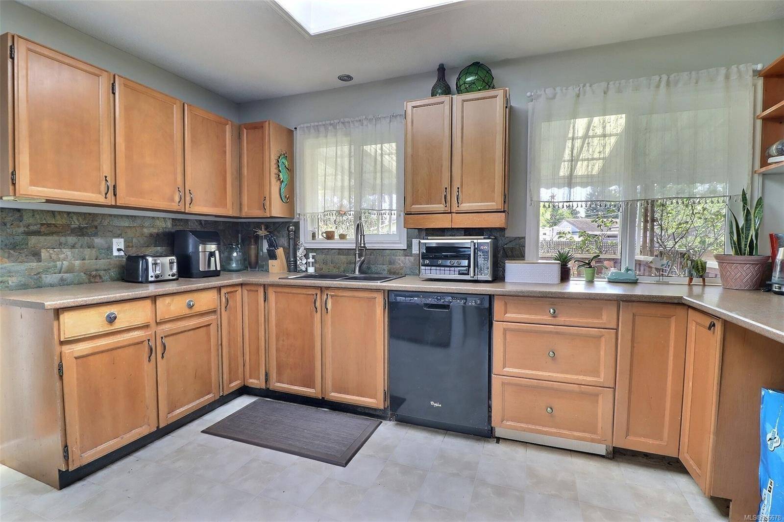 Parksville, BC V9P 1Y5,1536 Juan De Fuca Blvd