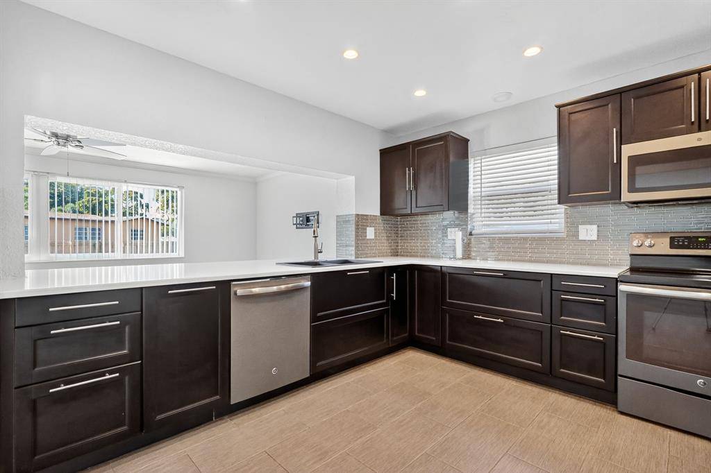 Pembroke Pines, FL 33024,9720 NW 4 ST