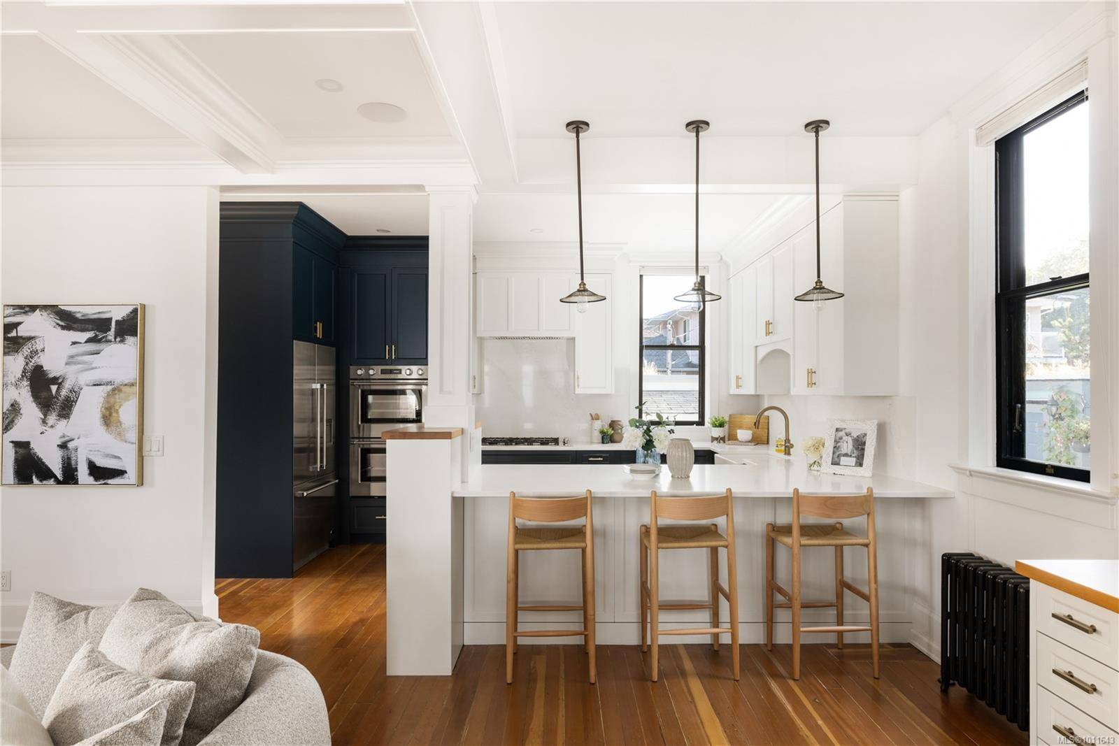 Victoria, BC V8V 1A5,222 Dallas Rd