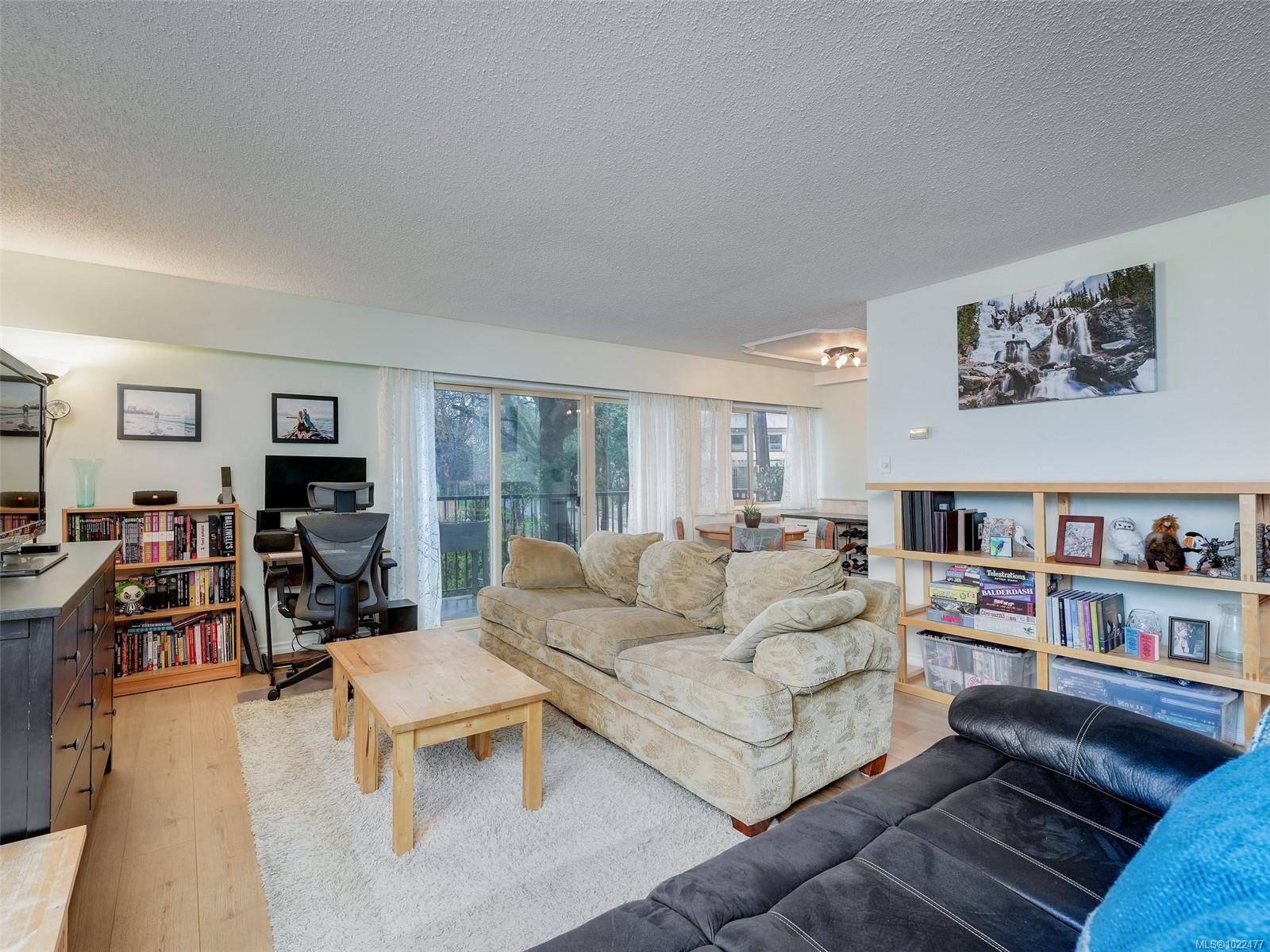 Saanich, BC V8P 4K7,1680 Poplar Ave #117