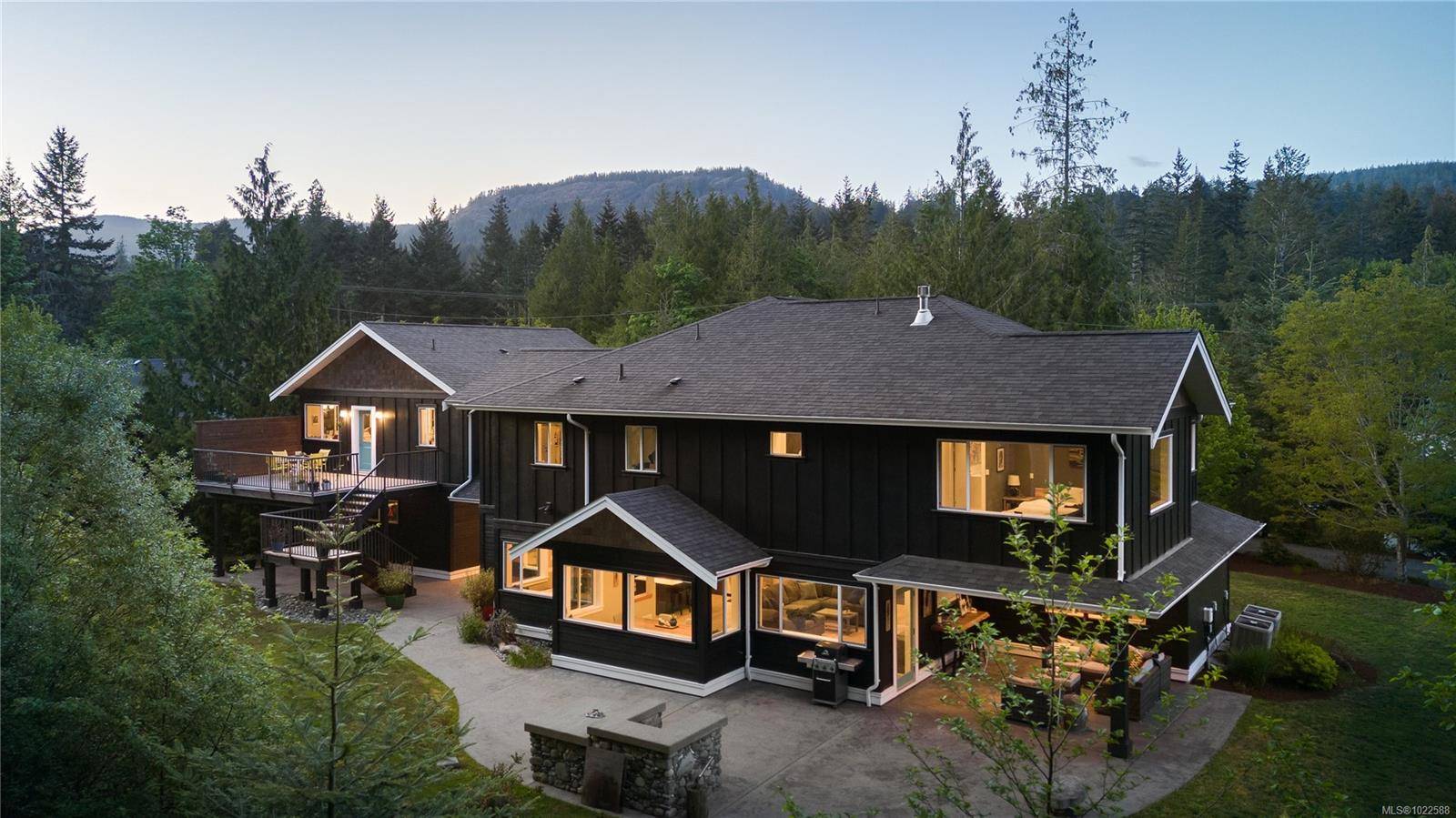 Sooke, BC V9Z 0J5,3022 Sarah Dr