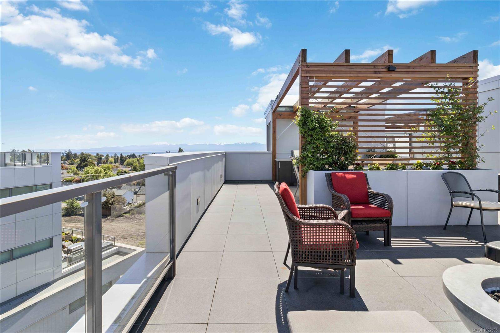 Esquimalt, BC V9A 0H3,501 Park Pl #601