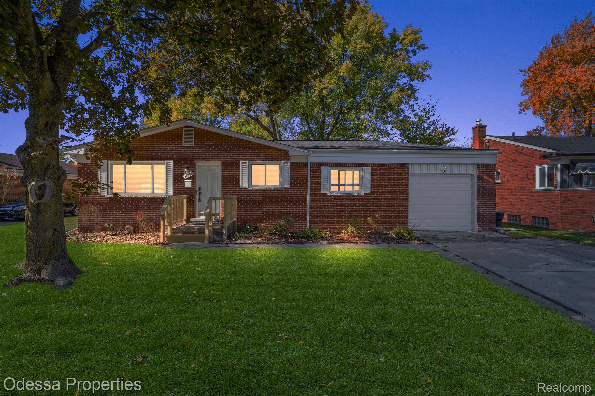 Livonia, MI 48154,14257 INKSTER RD