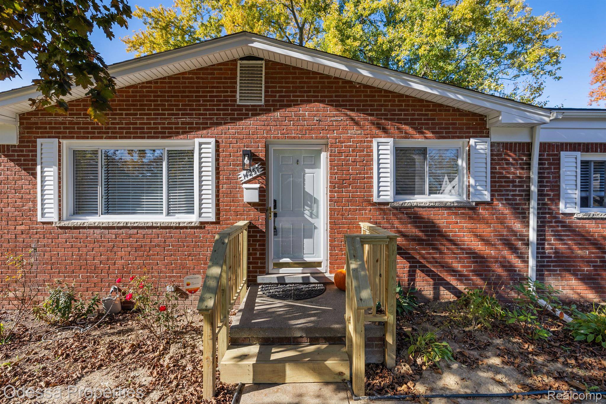 Livonia, MI 48154,14257 INKSTER RD