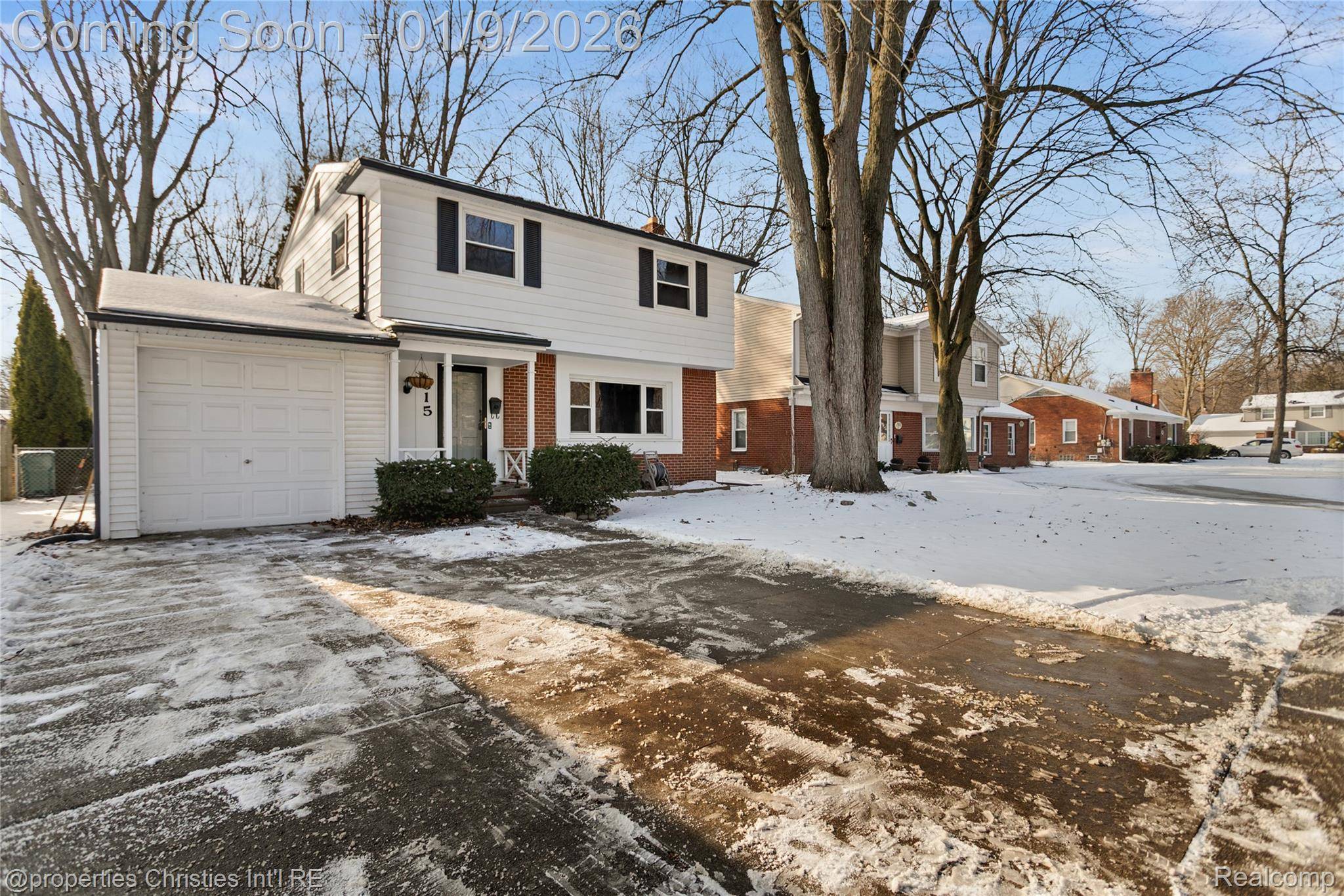 Royal Oak, MI 48073,615 W 13 Mile RD