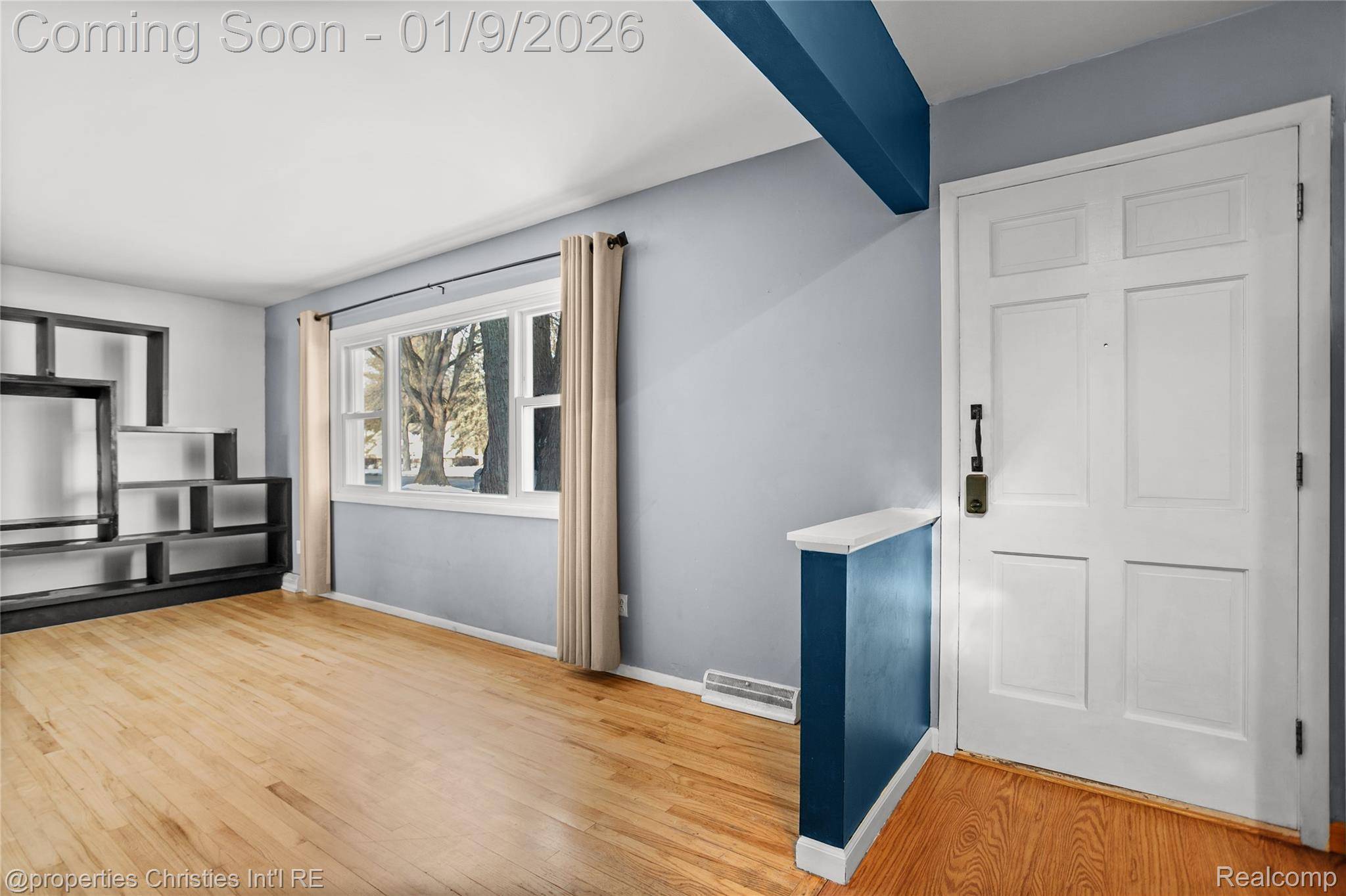 Royal Oak, MI 48073,615 W 13 Mile RD