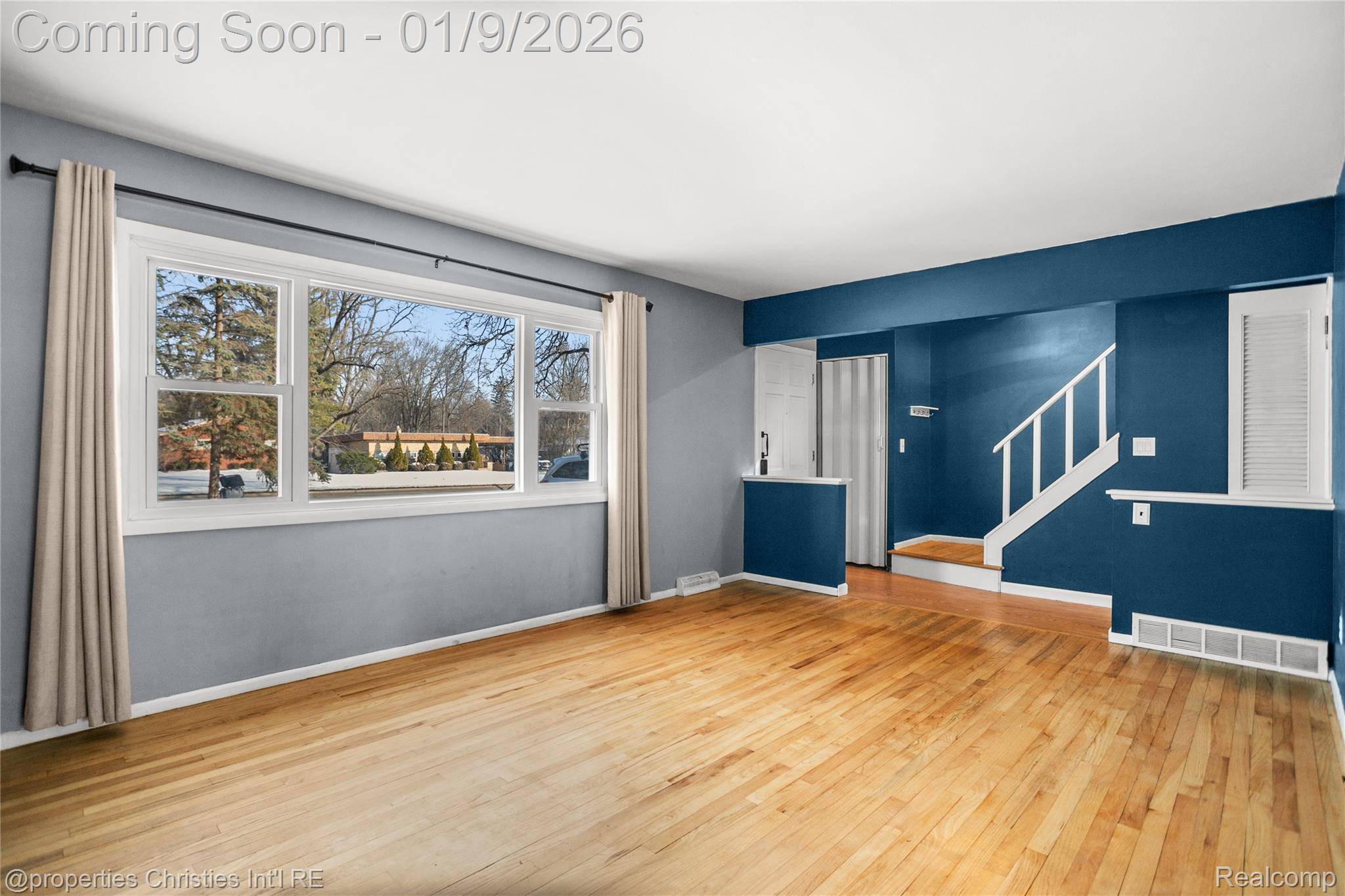 Royal Oak, MI 48073,615 W 13 Mile RD