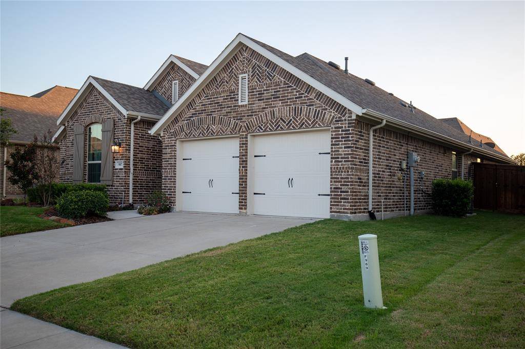 Forney, TX 75126,987 Canterbury Lane