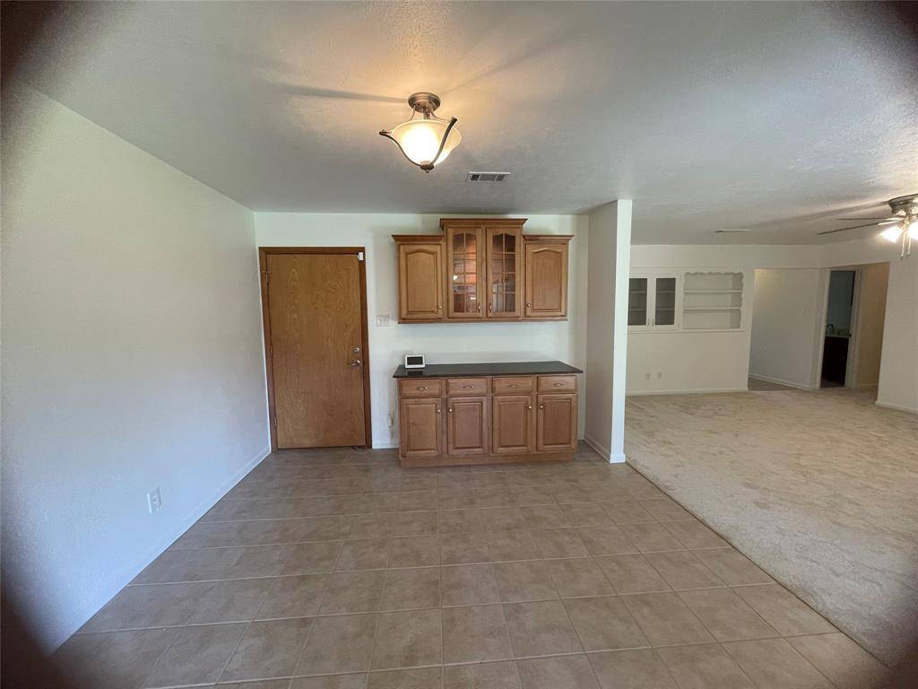 Euless, TX 76040,1915 Signet Drive