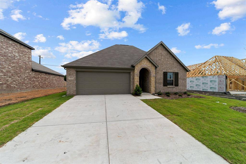 Van Alstyne, TX 75495,533 hickory ridge Drive