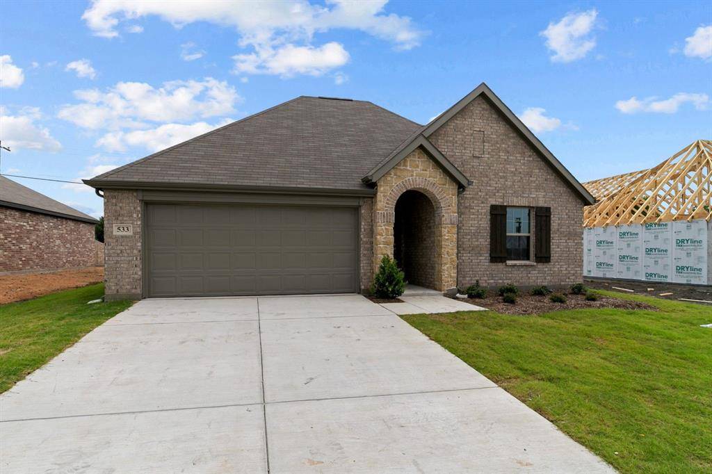 Van Alstyne, TX 75495,533 hickory ridge Drive