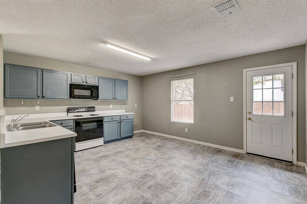 Denton, TX 76210,9208 Glen Falls Lane