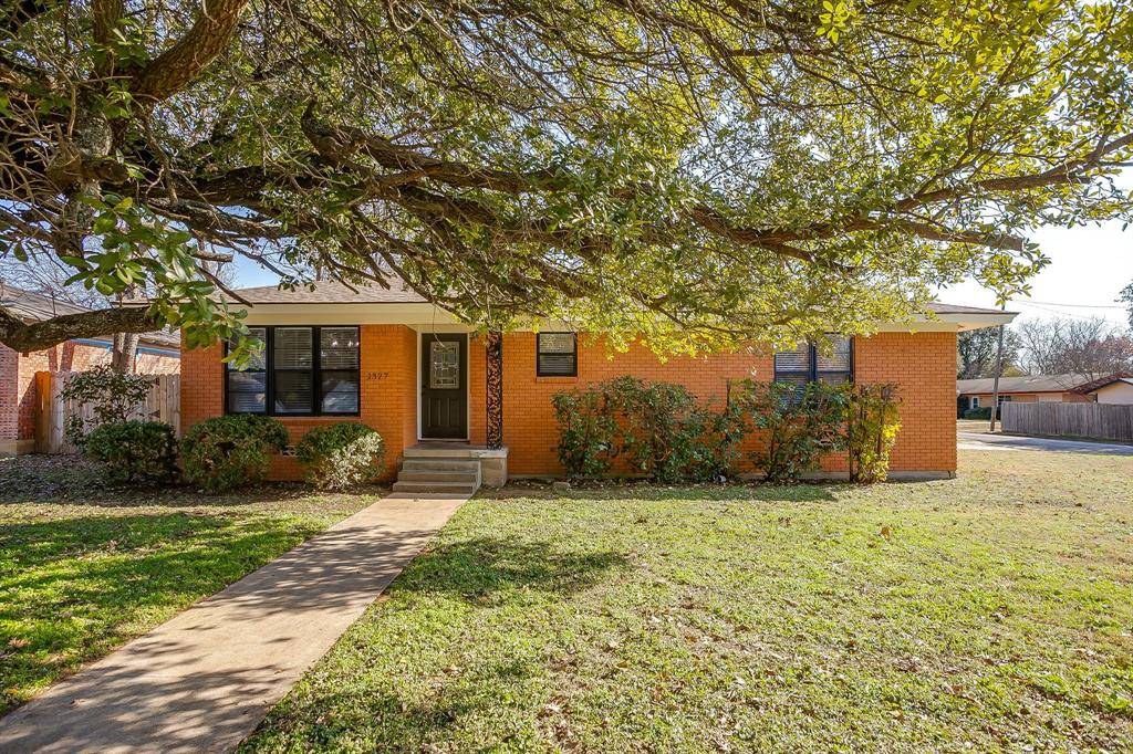 Cleburne, TX 76033,1327 Southern Boulevard