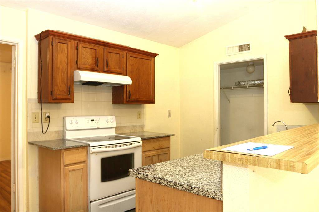 Arlington, TX 76014,2443 Limestone Drive