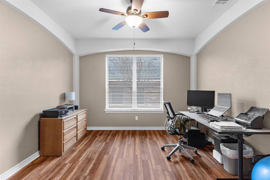 Van Alstyne, TX 75495,221 Villanova Drive