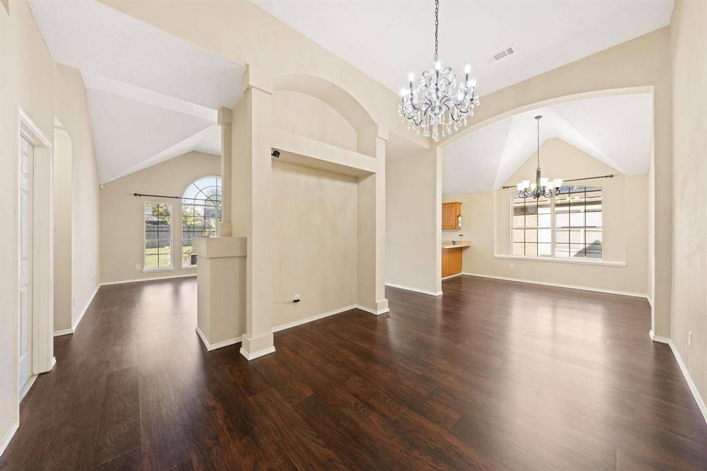 Arlington, TX 76002,6718 Meadowcrest Drive