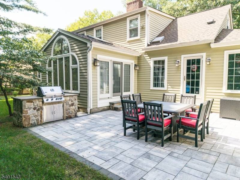 Chatham Twp., NJ 07928,11 Wickham Way