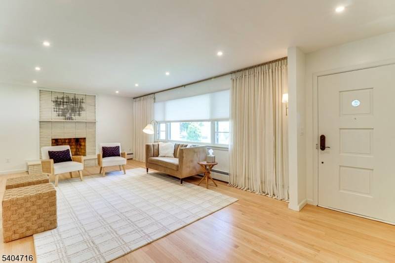 Pompton Lakes Boro, NJ 07442,213 Haroldson Pl