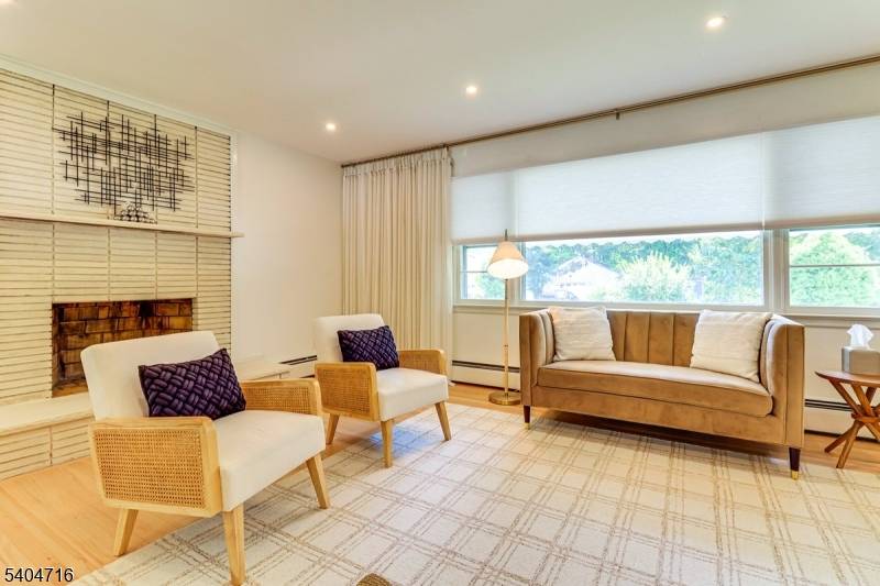 Pompton Lakes Boro, NJ 07442,213 Haroldson Pl