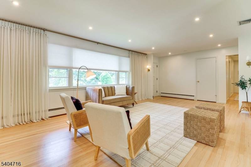 Pompton Lakes Boro, NJ 07442,213 Haroldson Pl