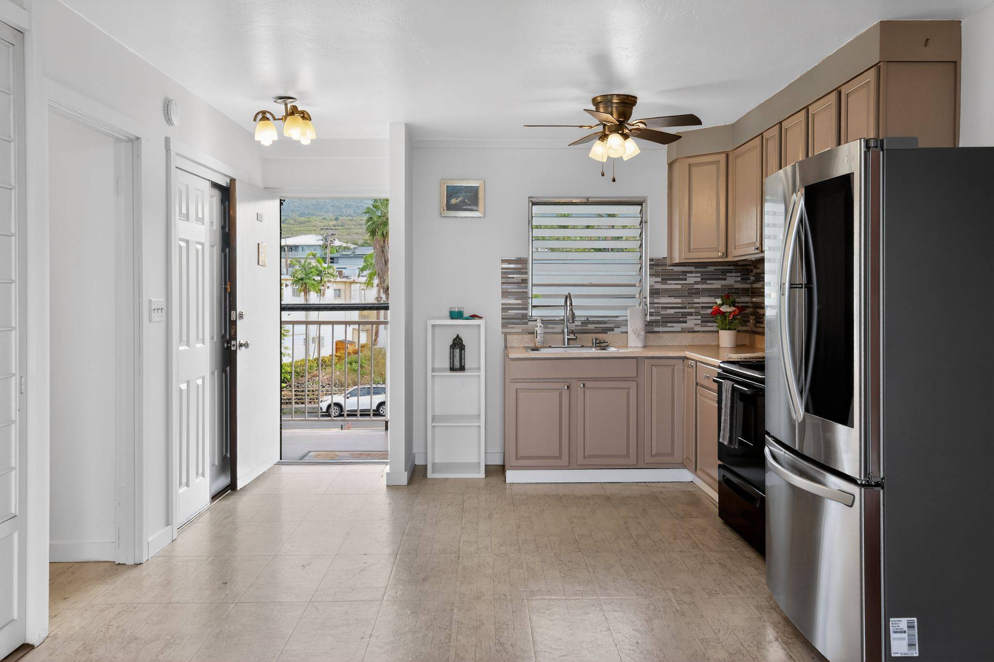 Kailua-kona, HI 96740,75-5766 KUAKINI HIGHWAY #410