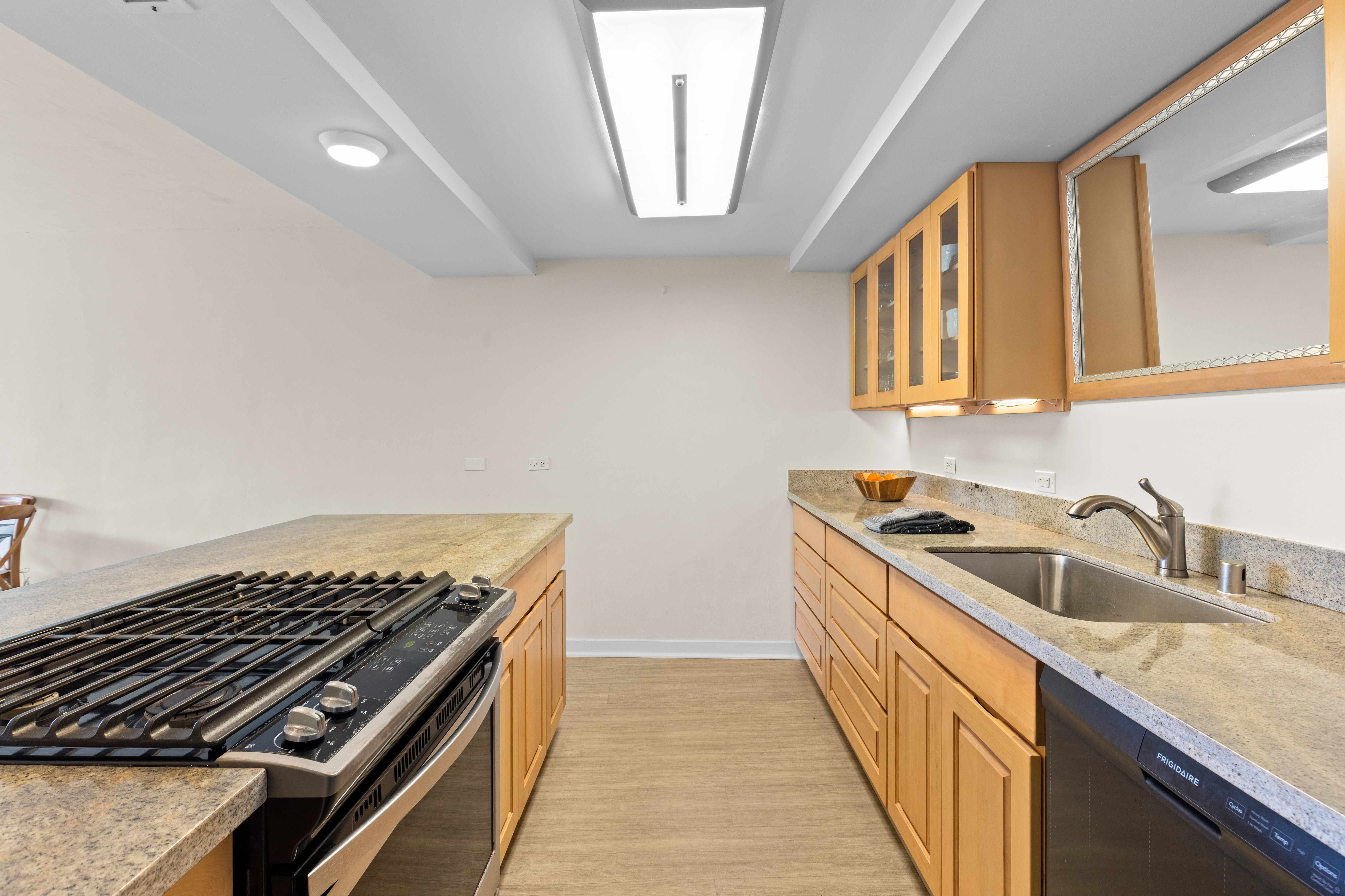 Hilo, HI 96720,2405 KALANIANAOLE ST #503