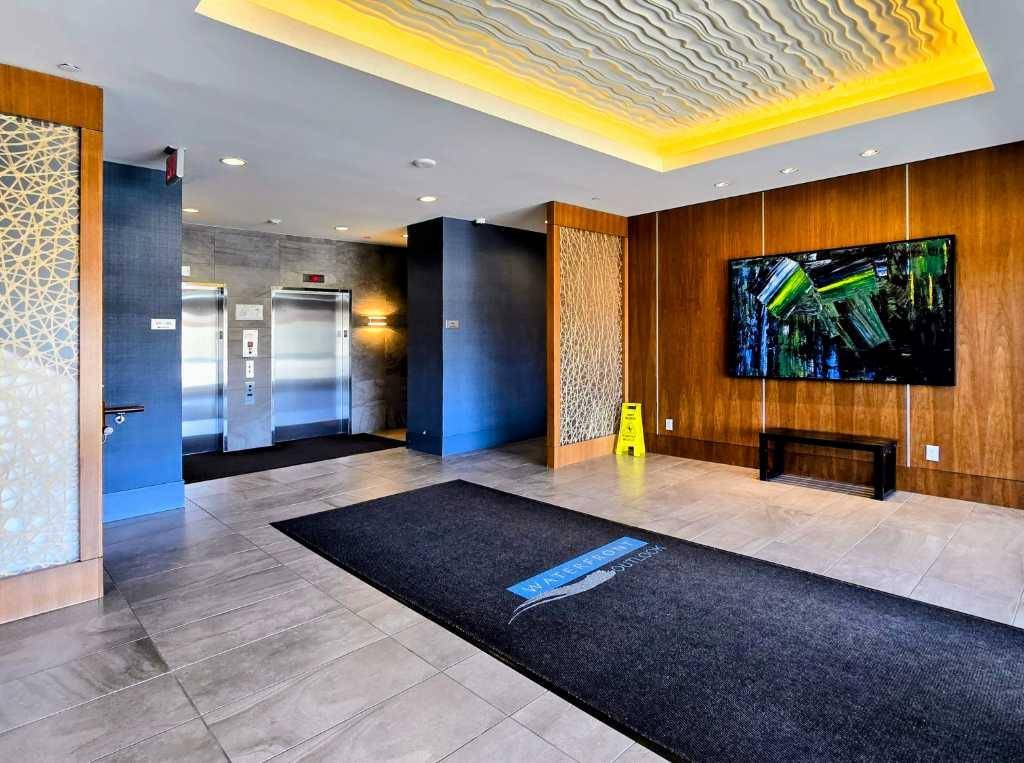 Calgary, AB T2P 0S7,128 2 ST SW #404