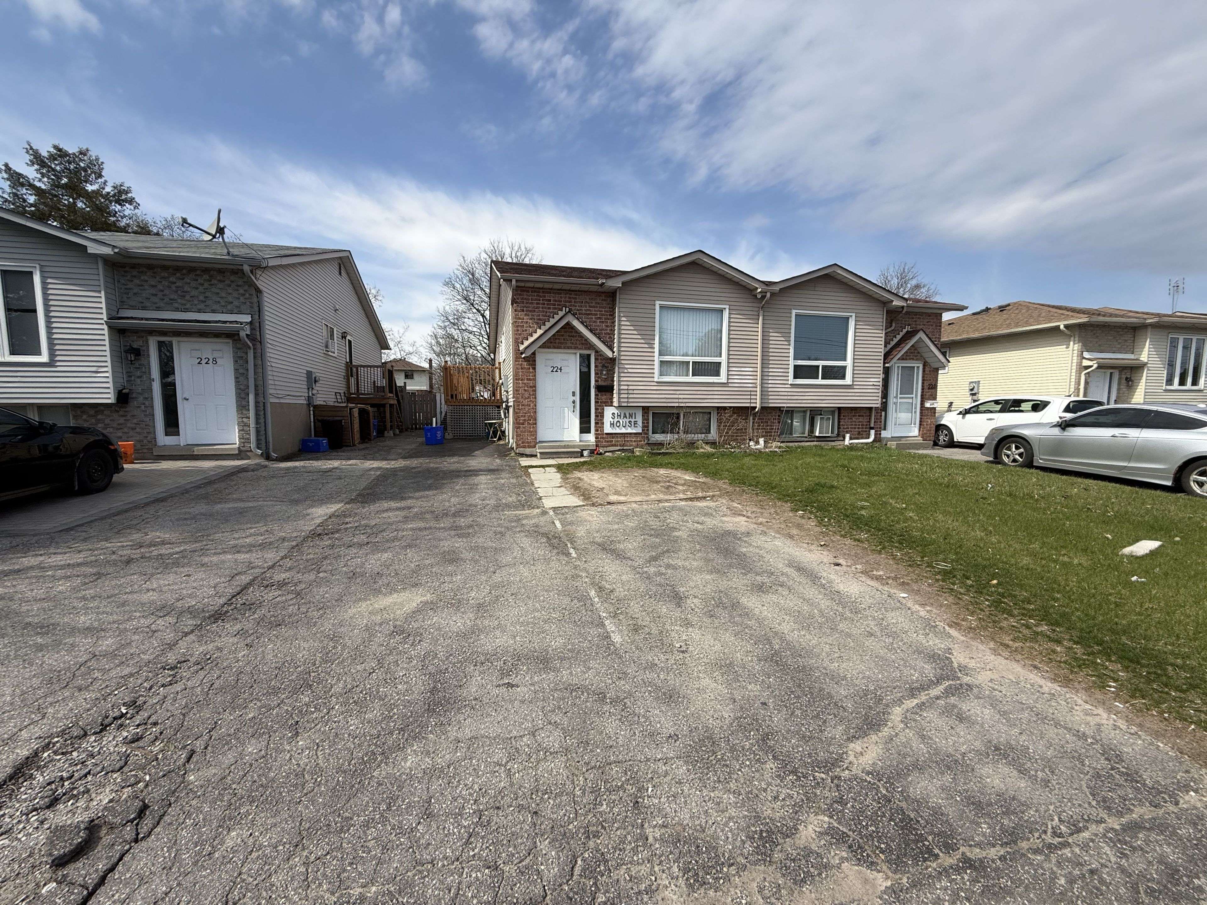 Oshawa, ON L1G 3T3,224 Taunton RD W