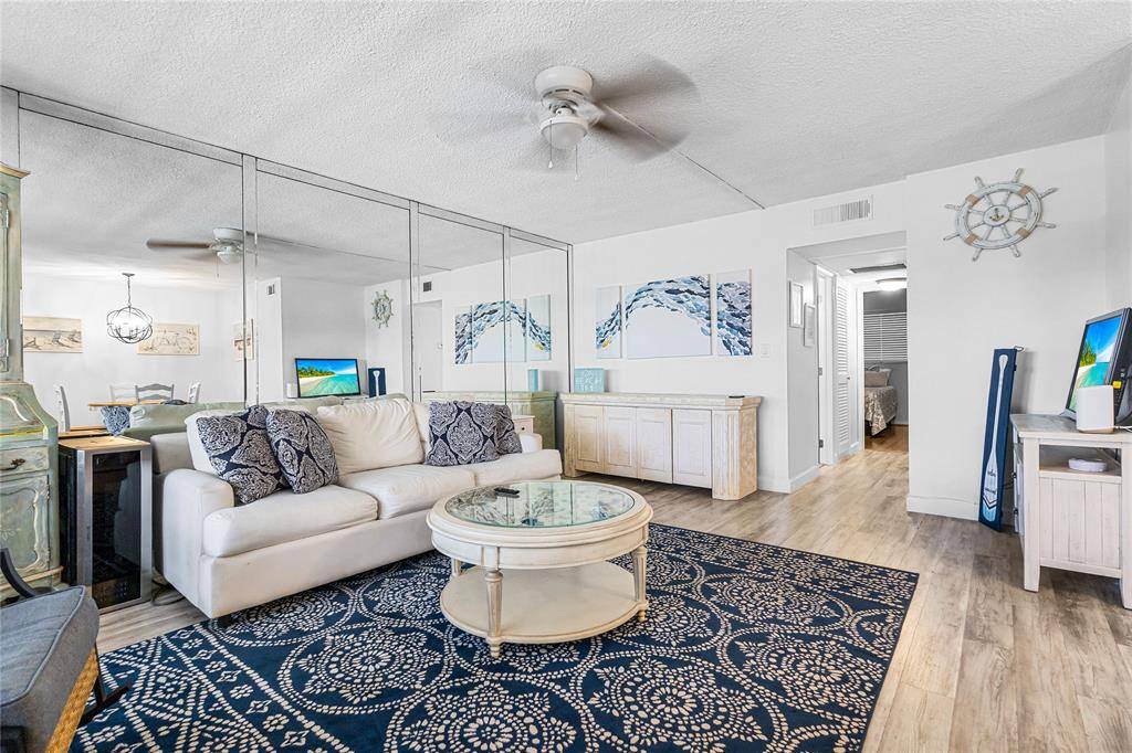 Pompano Beach, FL 33060,490 SE 19th Ave #203