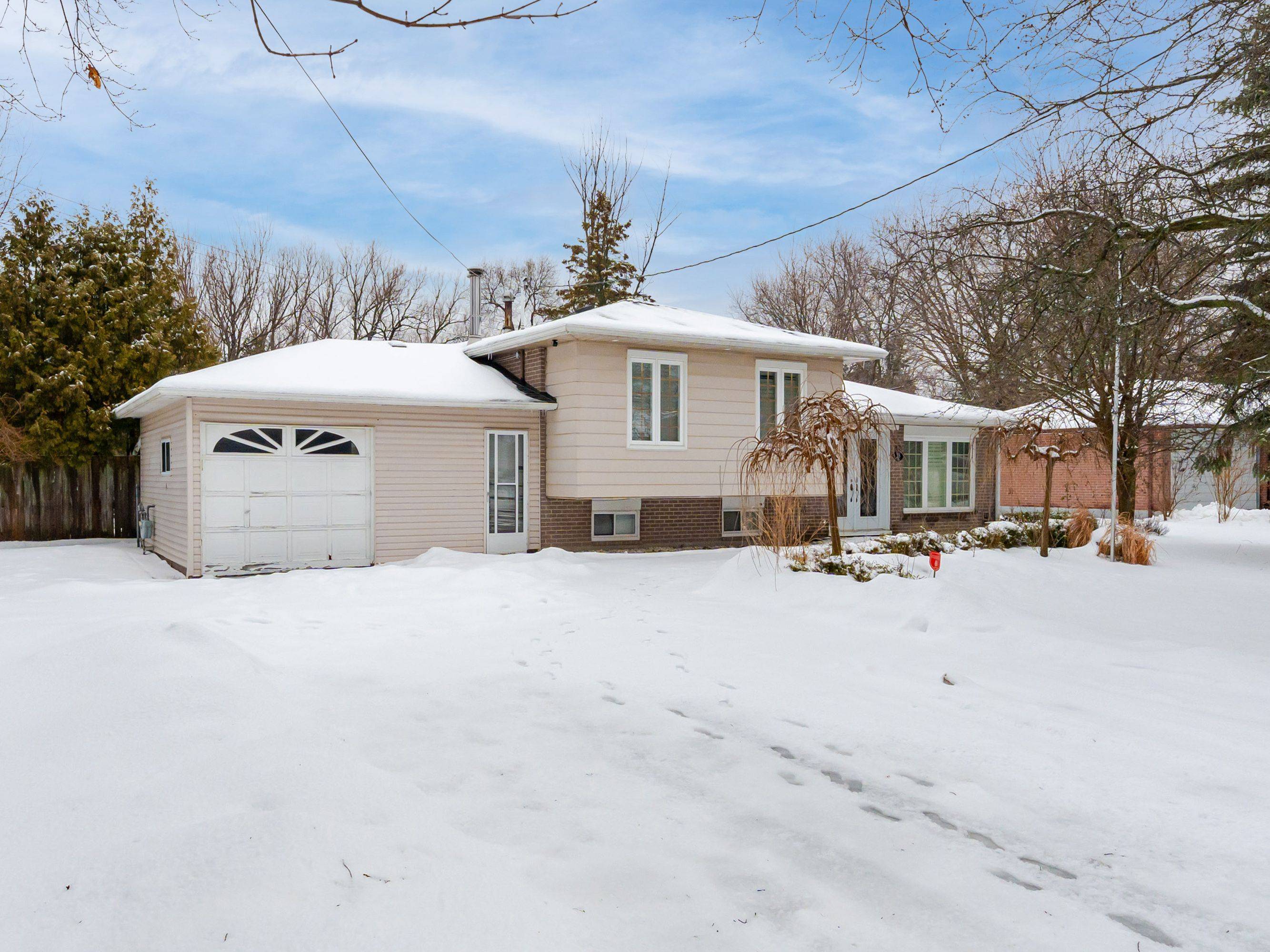 Richmond Hill, ON L4E 2Z8,28 Lakeland CRES