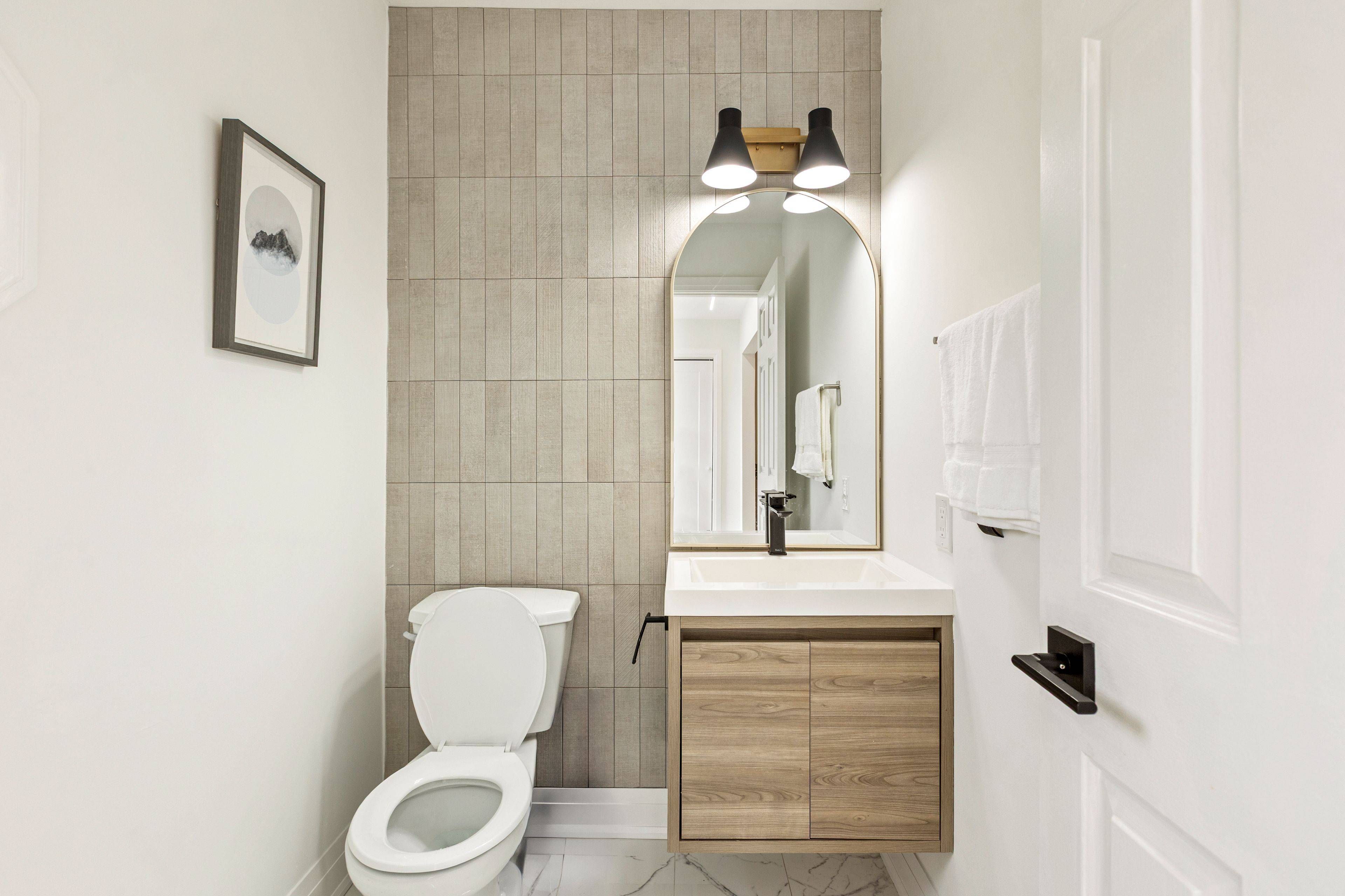 Markham, ON L3R 2Y4,679 Village Pkwy