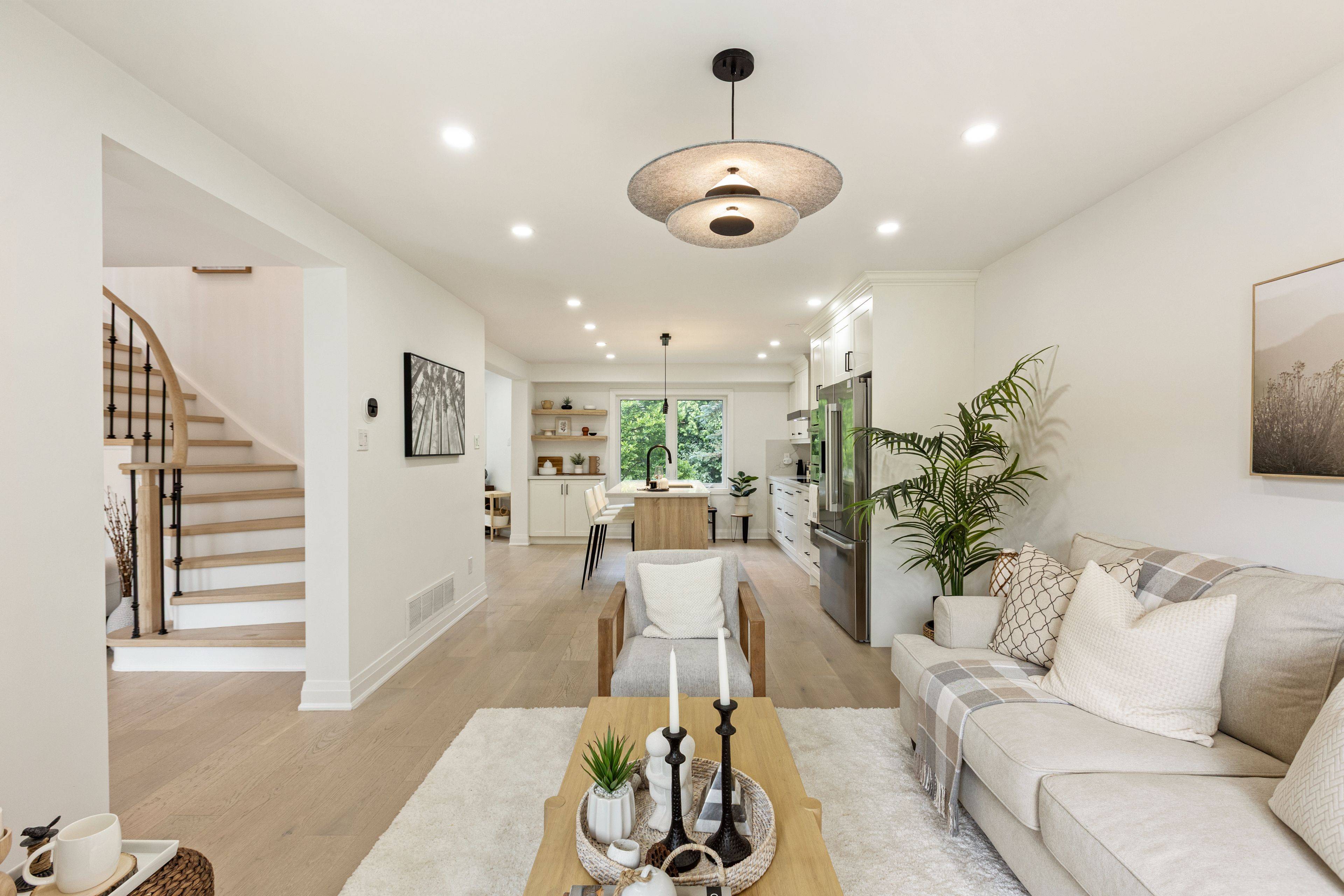 Markham, ON L3R 2Y4,679 Village Pkwy