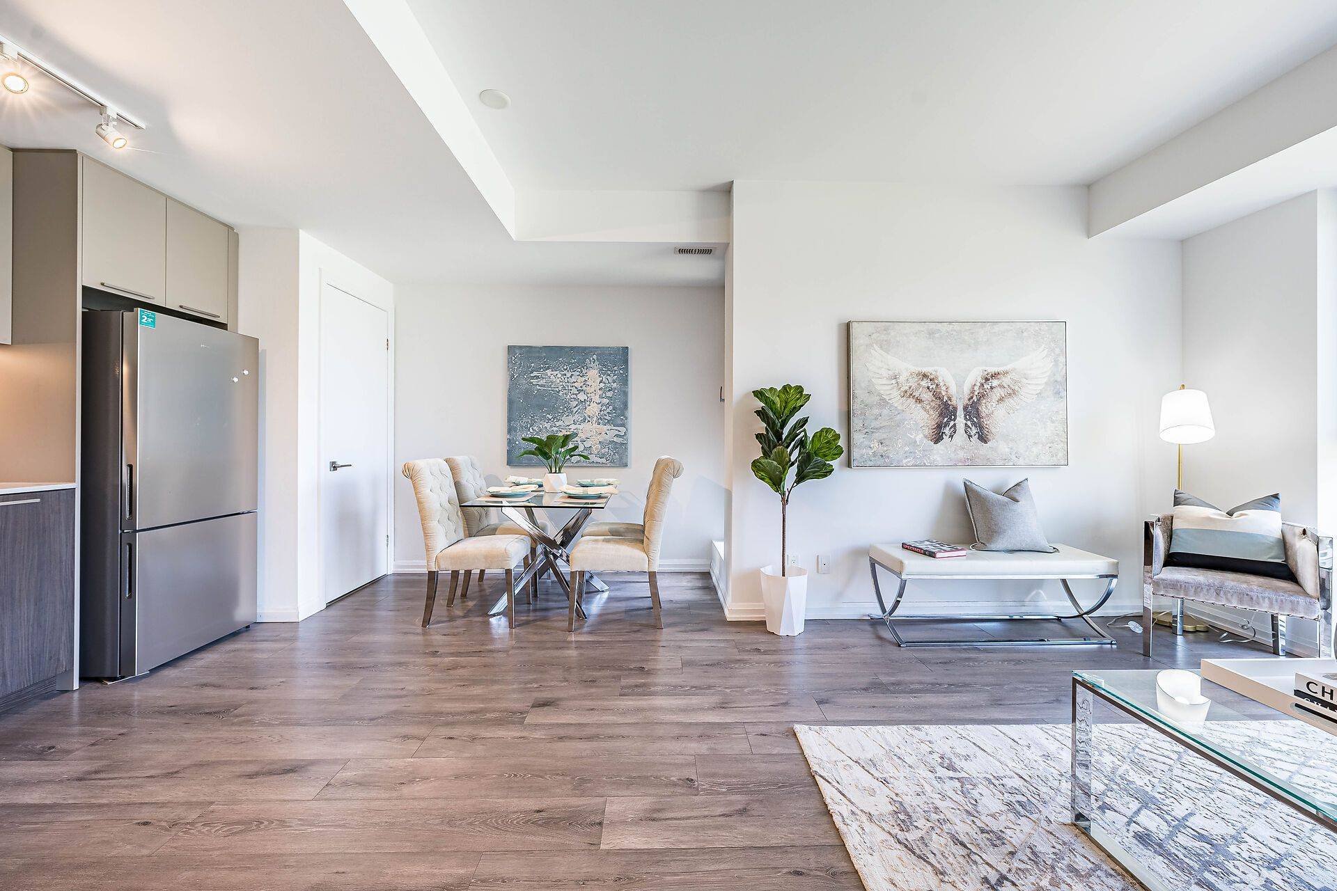 Toronto W08, ON M8X 0B3,10 Brin DR #24