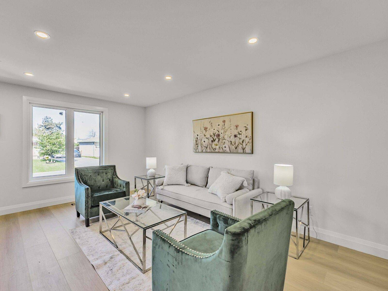 Oakville, ON L6L 2W6,1128 Pinegrove RD