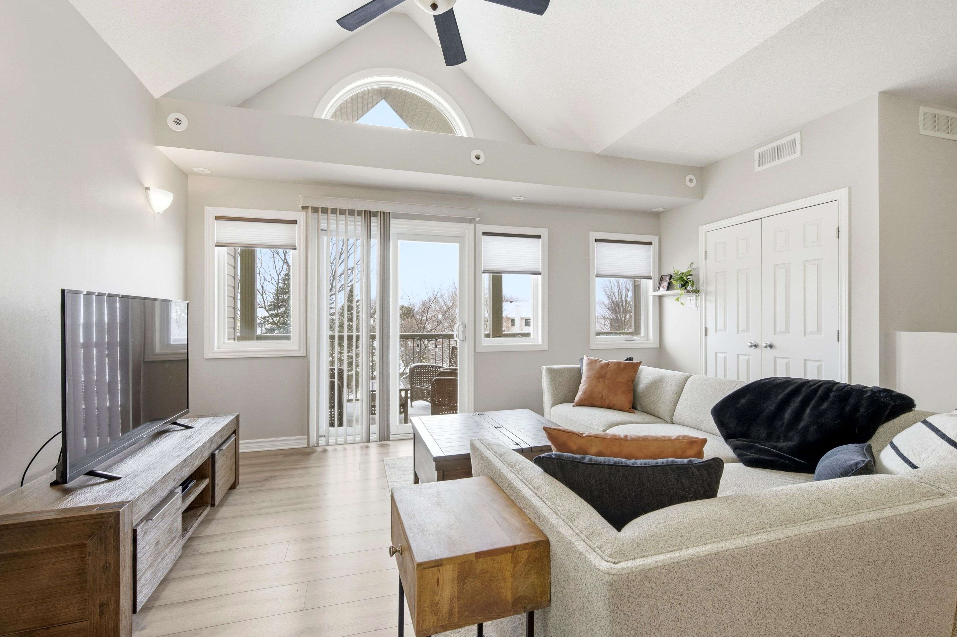 Barrhaven, ON K2G 7G3,175 Waterbridge DR #10